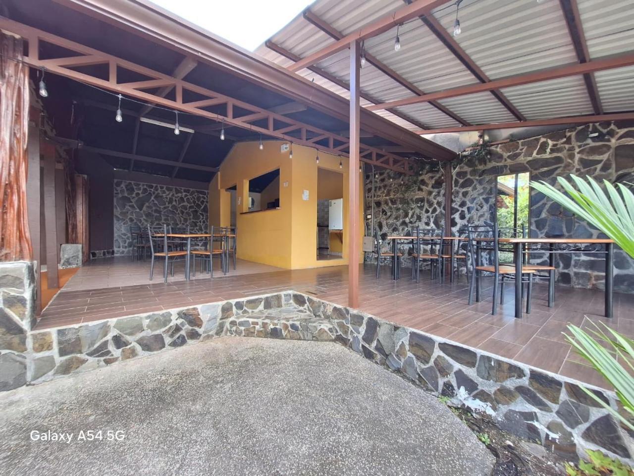 Iris Arenal Hotel La Fortuna ภายนอก รูปภาพ
