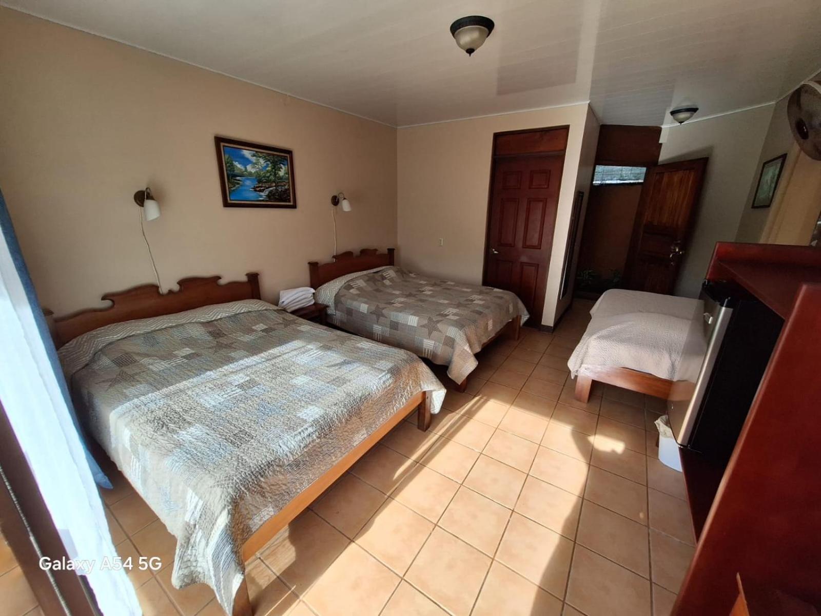 Iris Arenal Hotel La Fortuna ภายนอก รูปภาพ