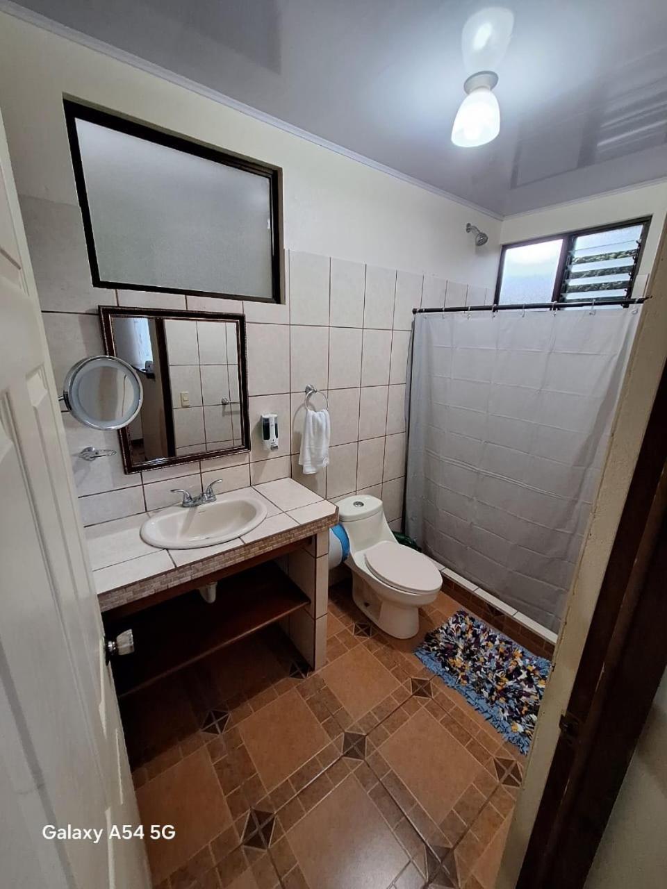 Iris Arenal Hotel La Fortuna ภายนอก รูปภาพ