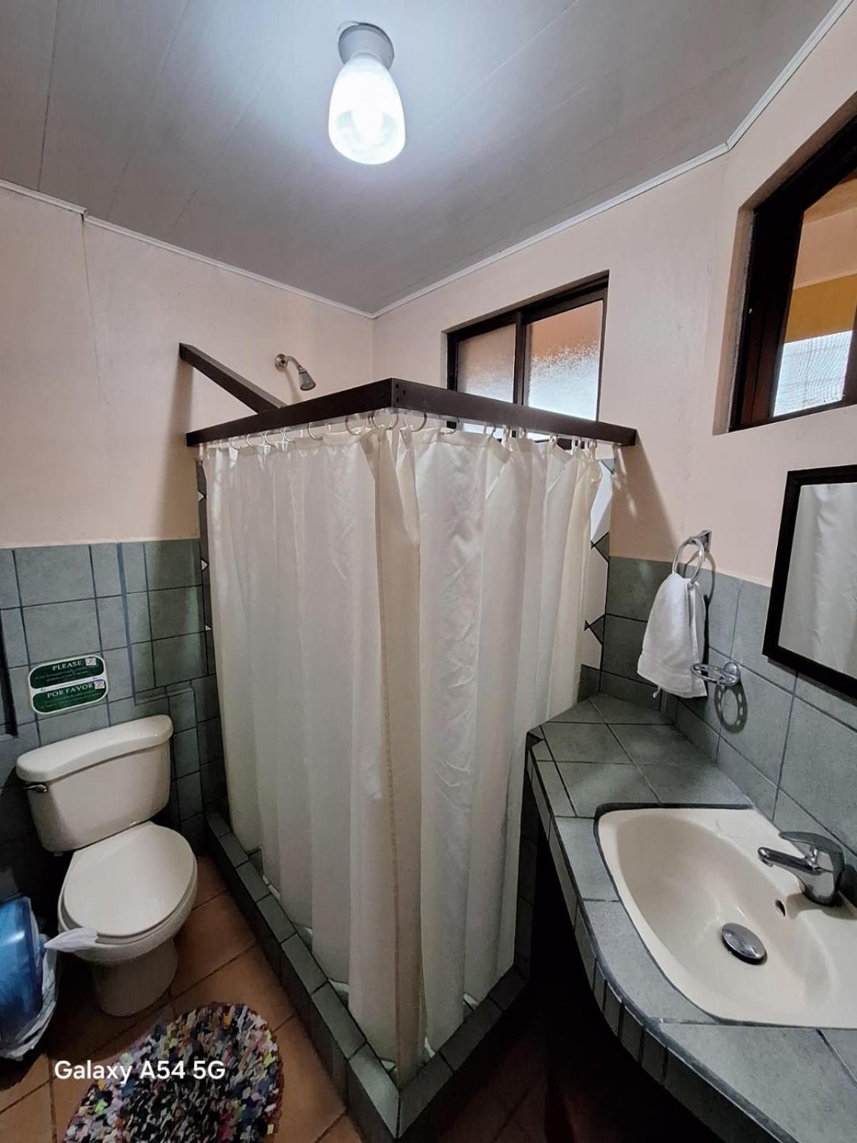 Iris Arenal Hotel La Fortuna ภายนอก รูปภาพ
