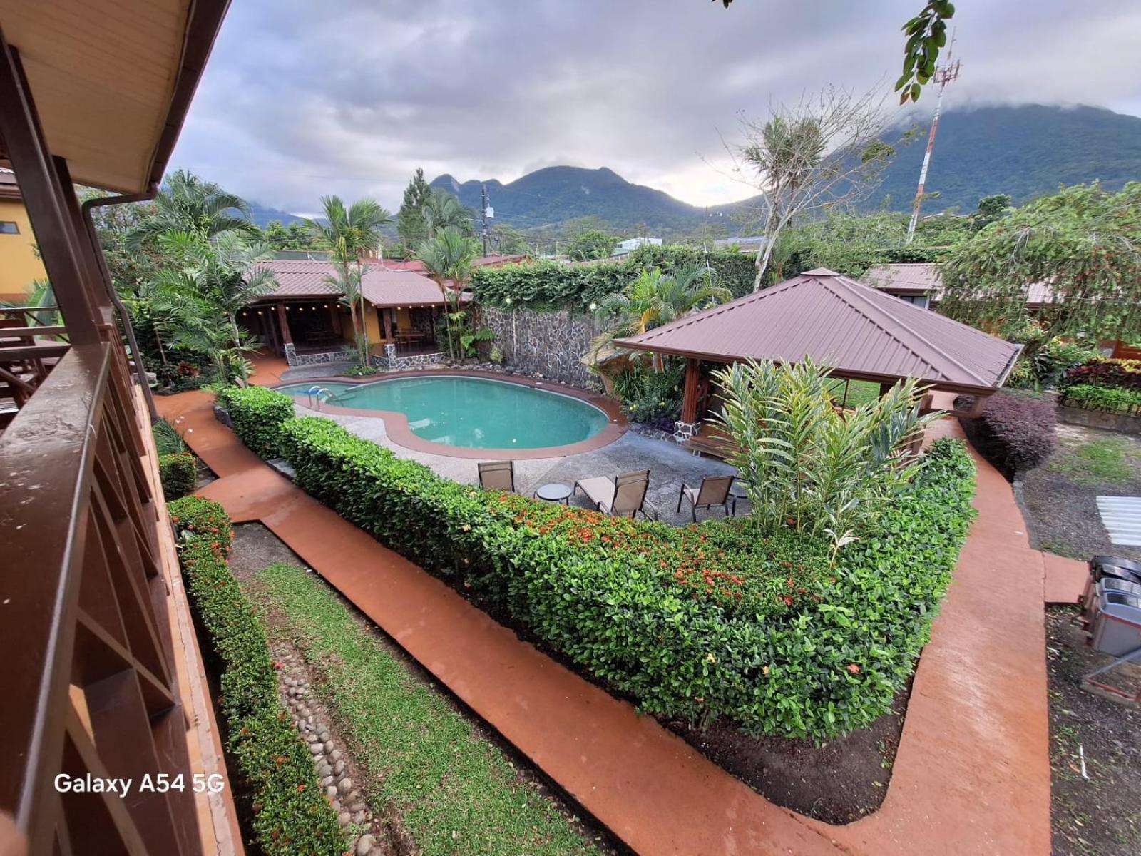 Iris Arenal Hotel La Fortuna ภายนอก รูปภาพ