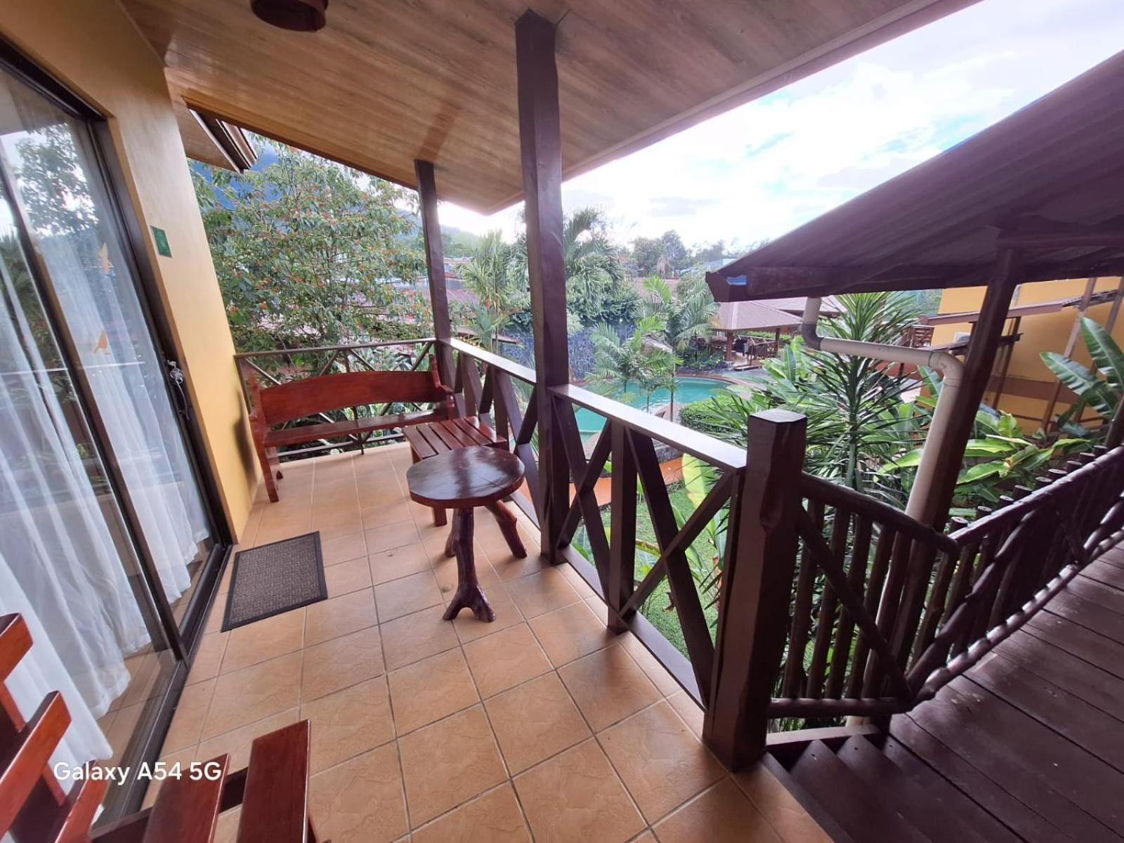 Iris Arenal Hotel La Fortuna ภายนอก รูปภาพ