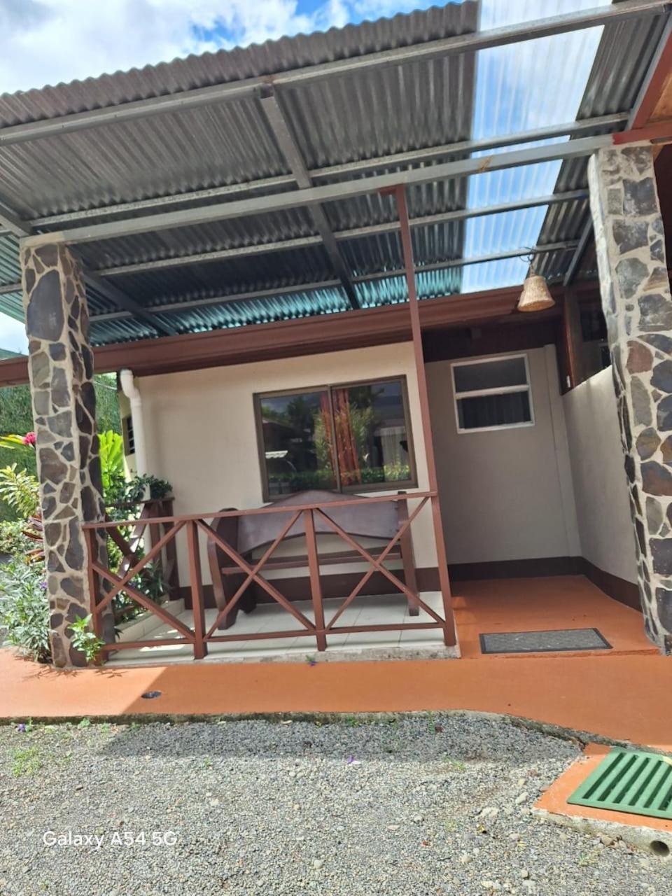 Iris Arenal Hotel La Fortuna ภายนอก รูปภาพ