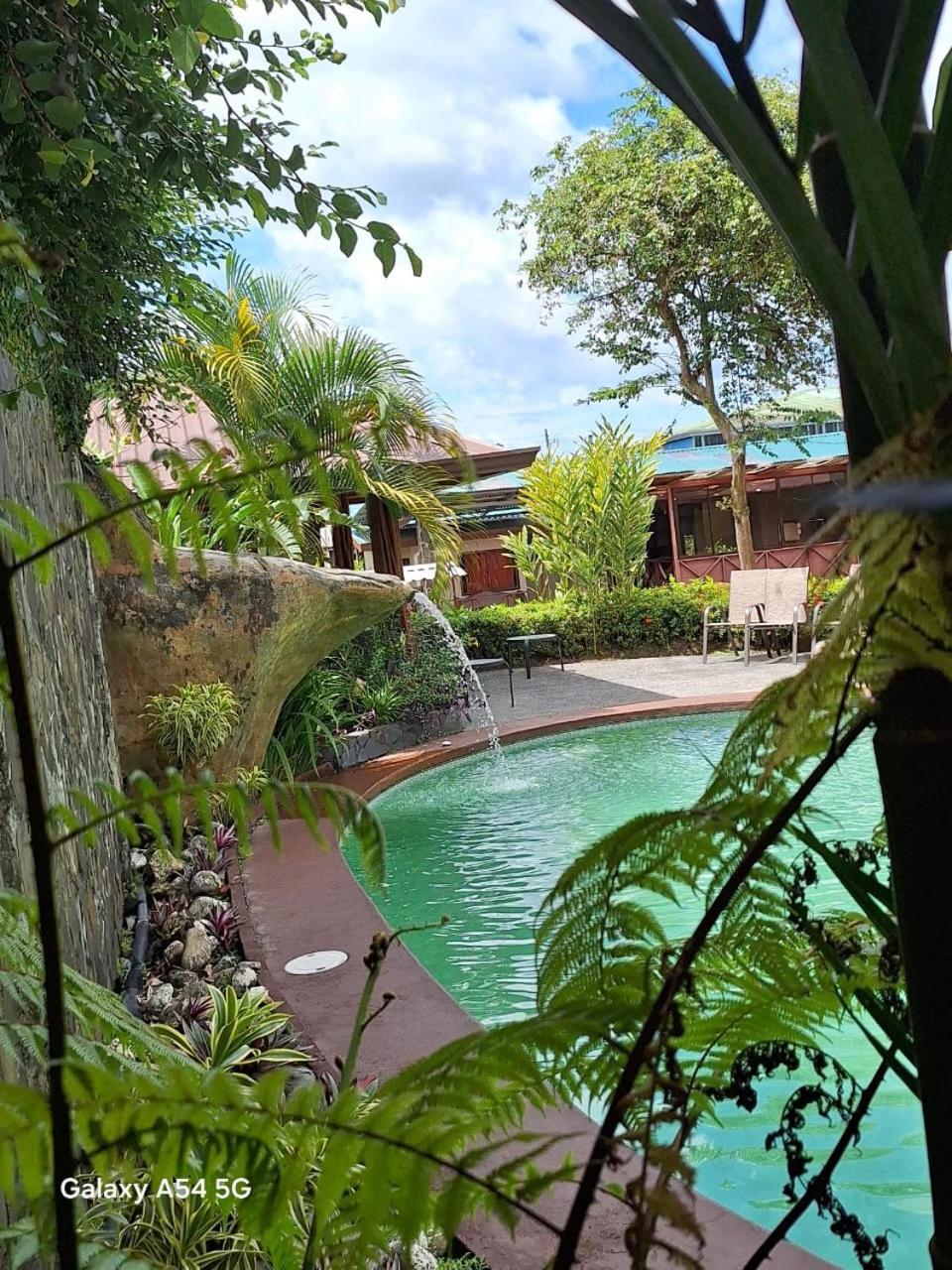 Iris Arenal Hotel La Fortuna ภายนอก รูปภาพ